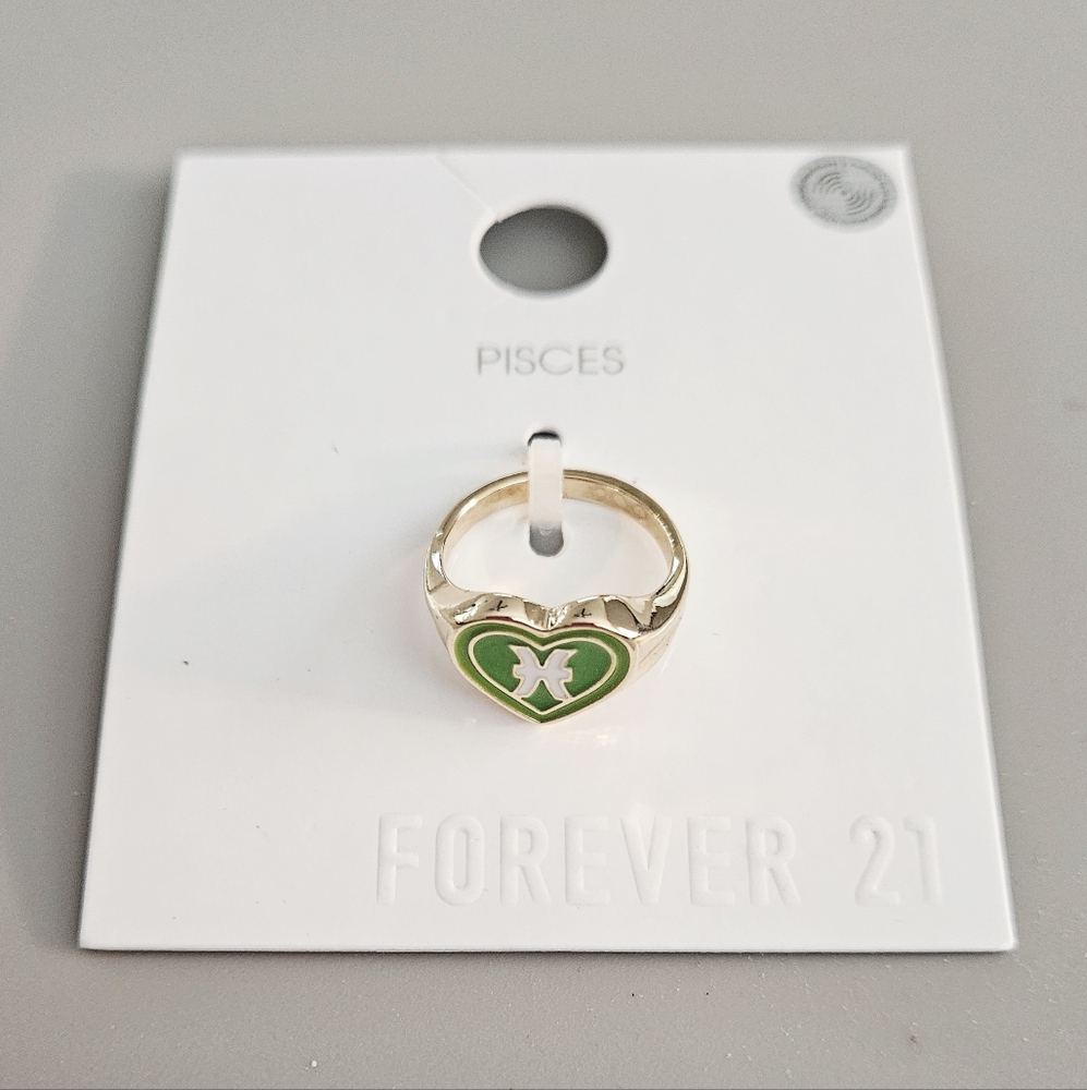 NEW Pisces Green Gold Heart Zodiac Ring Size 8
